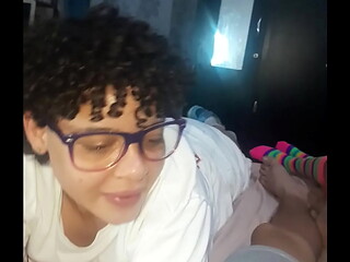 Mis dos sobri@#$ vienen a mi habitaci&oacute_n para dorm!&amp_$ conmigo y termina pasando esto. Comenta si quieres ver el final de este video que esta muy rico.