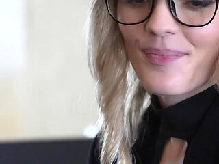 Jade, 20 Years Old, She Bangs Her Customers