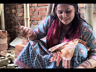 Women Labour Fuck with Labour Contractor for Earning Extra Tips