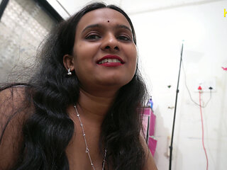 Desi Indian Kavita Close up creampie Fuck with shaved pussy and Pussy licking close up and blowjob