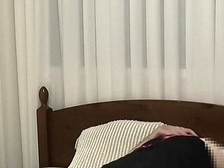 Leo Shows Mari How to Jerk Him Right Then Both Have Same Time Orgasm