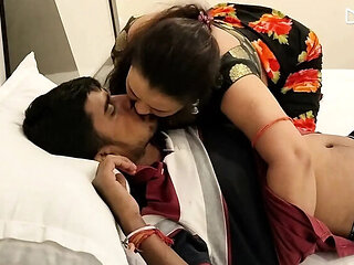 Desi Bhabi Hotel Fuck - Big Ass Indian Aunty Gets Creampie in Doggy Style