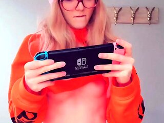 CLOSE UP OF TEENS PARADISE