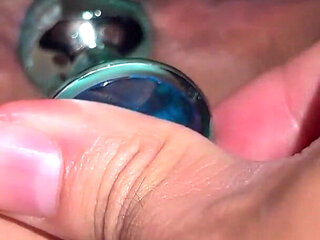 Young Colombian Seduces a Stranger in the Gym Then Plays with Her Anus and a Plug Anal - Abella Olsen