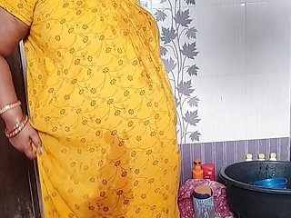 indian desi aunty nude shower in bathroom