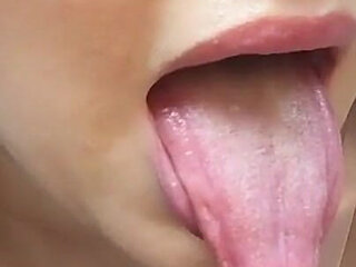 Tongue and Yawn Teaser