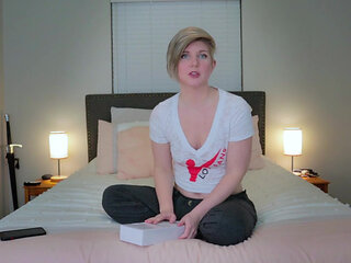 Propinkup Illusion Pro10 Vibrator Unboxing and Review with Housewife Ginger