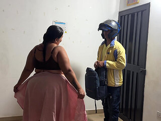 THE PIZZA DELIVERY MAN IS CAUGHT IN THE FORM OF PAYMENT ! WHAT NAUGHTY