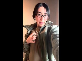 Babe With Big Boobs Masturbates