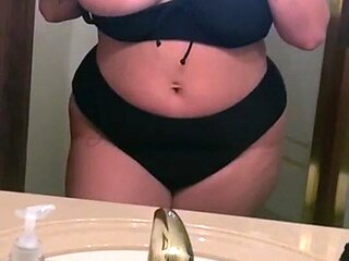 Amateur Big Boobs jerks Big Dick