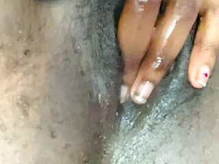 Fingering video - digging deep in my creamy pretty black pussy