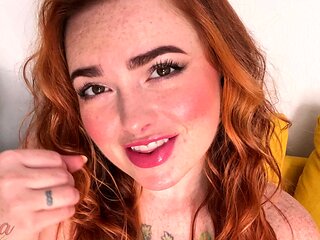 Amateur redhead MILF has facial