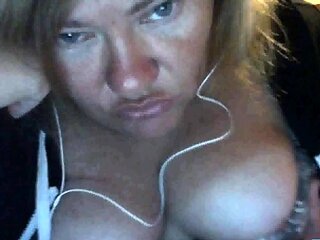 Big-Breasted American Woman on Webcam HD