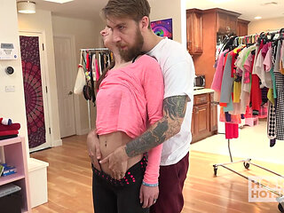 BTS - Tiny Babe Avery Moon Loves To Get Fucked By Bryan Gozzling!