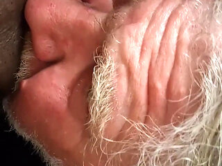 10 Minutes of Face Brings 8 Minutes of Cum