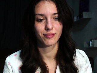Brunette Solo Webcam Masturbation