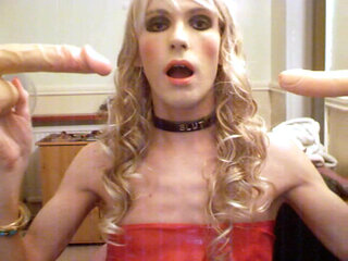 Sissy Crossdresser SandraCDUK Poses Webcam