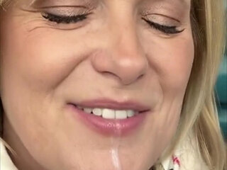 Mrs. Joanne Tanner a Real Public Schoolteacher Giving Blowjobs to Staff Members