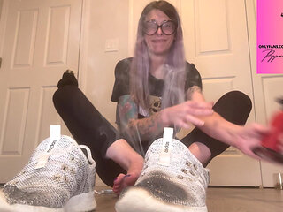 67 Goddess Torches & Cuts Tiny Size 7 Sneakers Total Wreckage