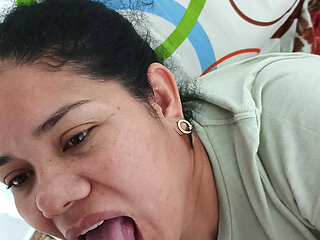 Beautiful Girl Deepthroat Sucker