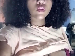 Hot mommy back in the hornyness