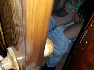 I heard moans from the toilet and spied on my stepsister