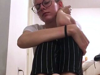 Amateur Foot Fetish Girlfriend Sucks and gives a Footjob