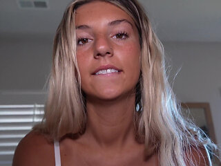 College Girlfiend Gets Her Face Covered in Cum!