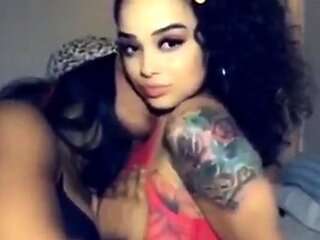 Ebony Amateur Lesbians Kissing and Squirting