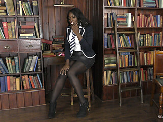 Nairobi; Chain Smoking Strip & a Cheeky Orgasm