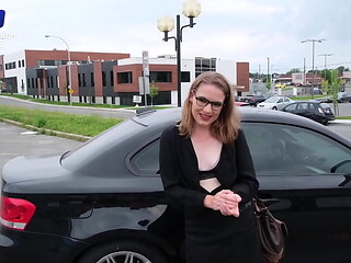 De la belle lingerie et du sperme sur son visage car elle adore &ccedil_a!