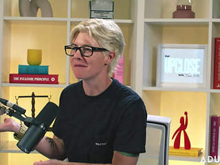 Khloe Kingsley Squirting on Camera & Red Flags the Adult Time Podcast