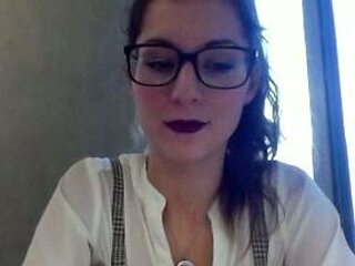 Amateur webcam girl masturbate big dildo