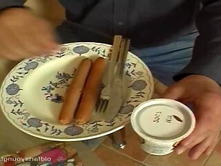 Ciara - Cleaning my Frankfurter