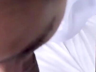 Gordita de la clase ofrece las nalgas al profesor y se deja grabar - profesor y alumna en hotel