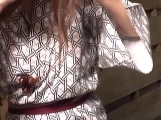 Active Magazine Busty Gal Model Personal Shooting Video Done in Secret in the Bath of an Inn