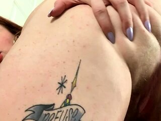 Masturbating loving babe solo toy plays with enthusiasm