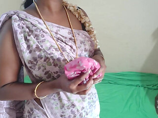 hot desi tamil aunty, fuck food delivery boy, semmaiya sappi okka ready aitaaa.