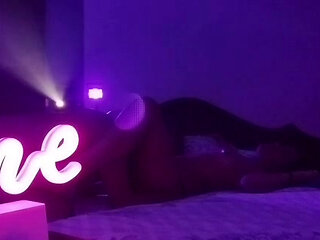 Even Donald would have wanted to get his hands on this rich and succulent lady