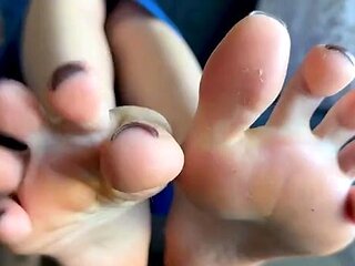 Close up amateur masturbating solo