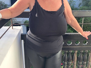 Mrs Mature Feet dressed for the party