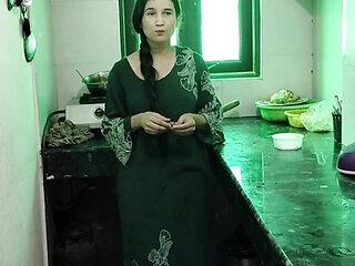 Bhabhi ko kichen me jakar jabar dasti pela