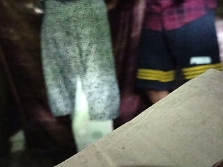 Village girls were secretly kissed by the tuition teacher when the girl went to the bathroom