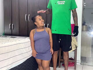 Lancei o Anazinha com a altura de baixinhcm no meu canal ela mamou em p&eacute_ e pediu pra eu n&atilde_o colocar o pau todo na bocetinha dela se n&atilde_o ia arrega&ccedil_ar a bocetinha e pediu pra