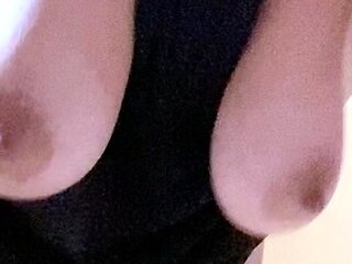 Love Chat Big Boobs Brunette Masturbating For Cam