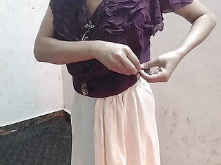 Desi aunty ko bathroom me pakad ke jabar dasti pela