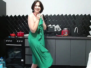 Big Tit MILF Angela Lady Seduces You In A Dress For Lunch - Homemade Russian Amateur