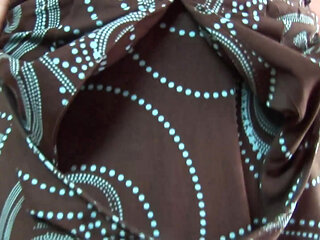 Brunette milf enjoys pussy licking