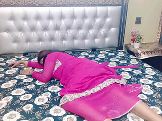 (Face Reveal) Indian Desi Hot Milf how Many People's Know Her Services Indian Desi Xxxxx Sex