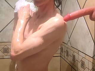 Filomena Sexy has fun with her dildo in her shower